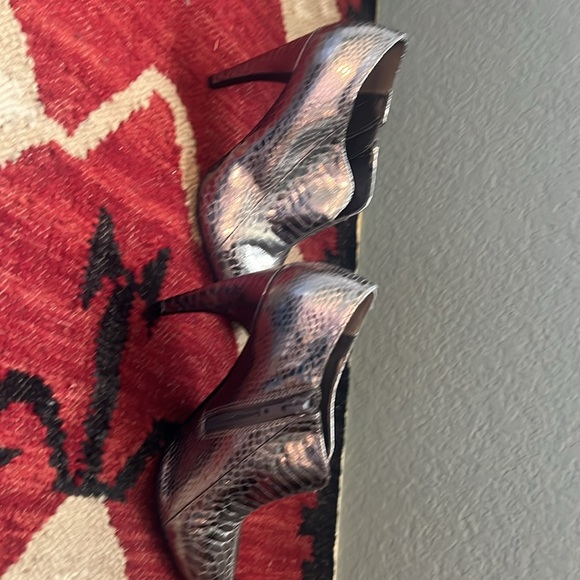 gorgeous Sam Elderman size 6 zip up heels. New without box. - Picture 4 of 7